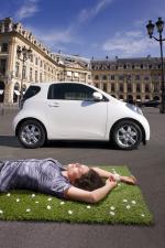 Toyota iQ 2008 года